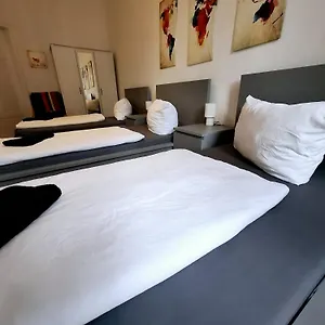  Apartment Altbau-schmuckstück An Der Karli Mit Riesigem Balkon